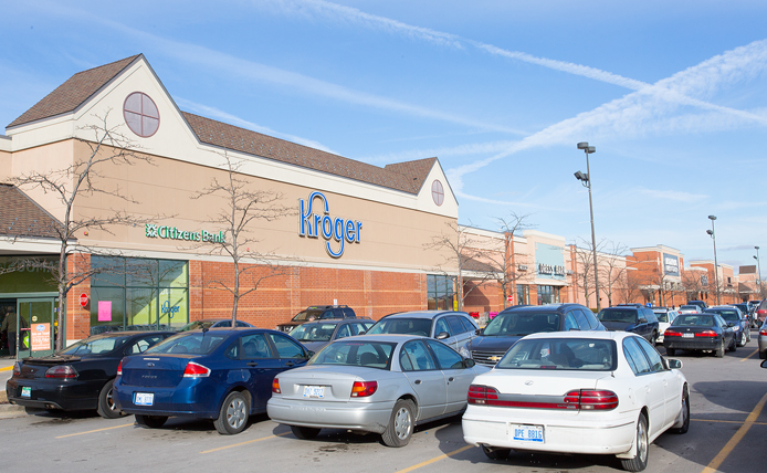 Kroger storefront in brixmor retail shopping center