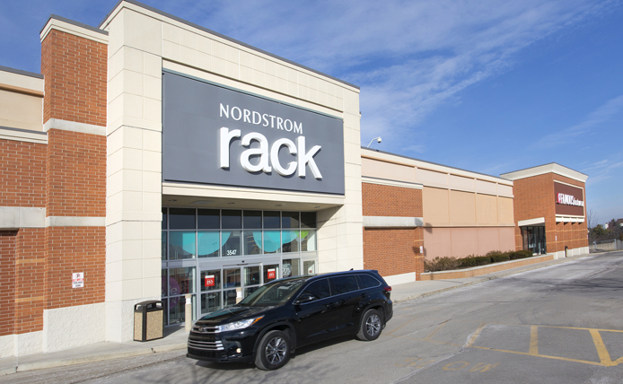 Nordstrom Rack storefront in Brixmor retail shopping center