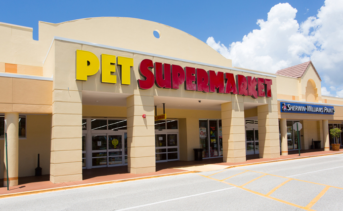 Pet Supermarket storefront in Brixmor retail shopping center