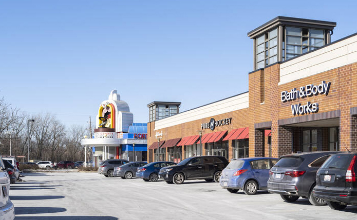 Bath and Body Works and small shop space at Elmhurst Crossing, Elmhurst, IL