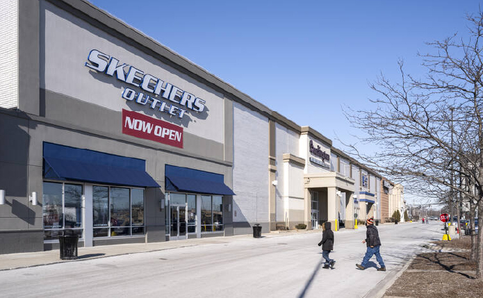 Skechers Outlet at North Riverside Plaza, North Riverside, IL