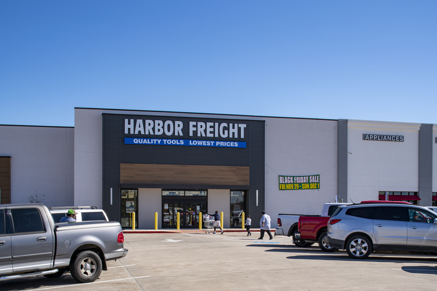 Texas City Bay Harbor Freight Tools lot in Texas City TX