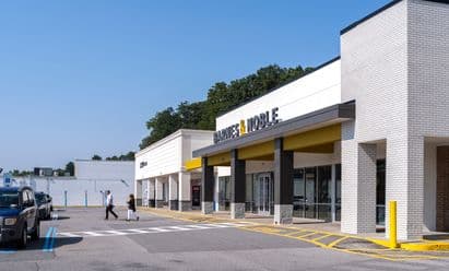 Barnes & Noble storefront at Dalewood Shopping Center in Hartsdale, NY featuring a modernized façade, enhanced pedestrian access, and remerchandised retail space following redevelopment.