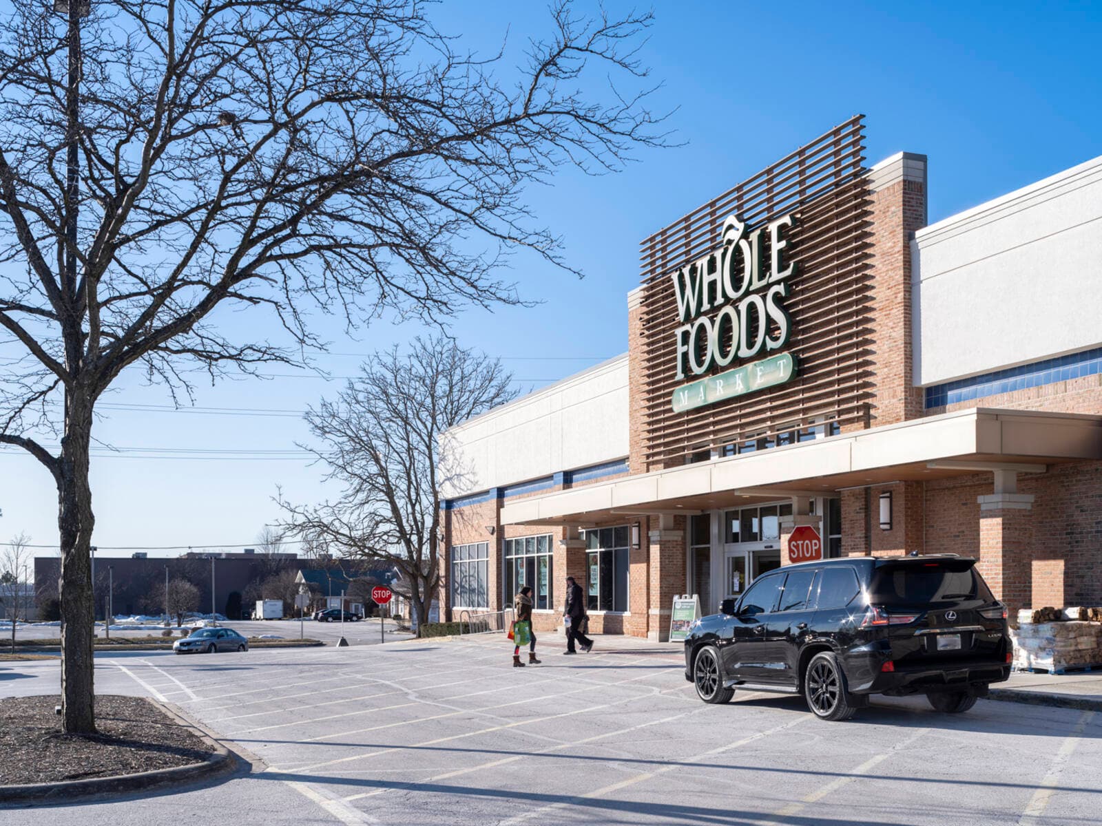 Ravinia Plaza