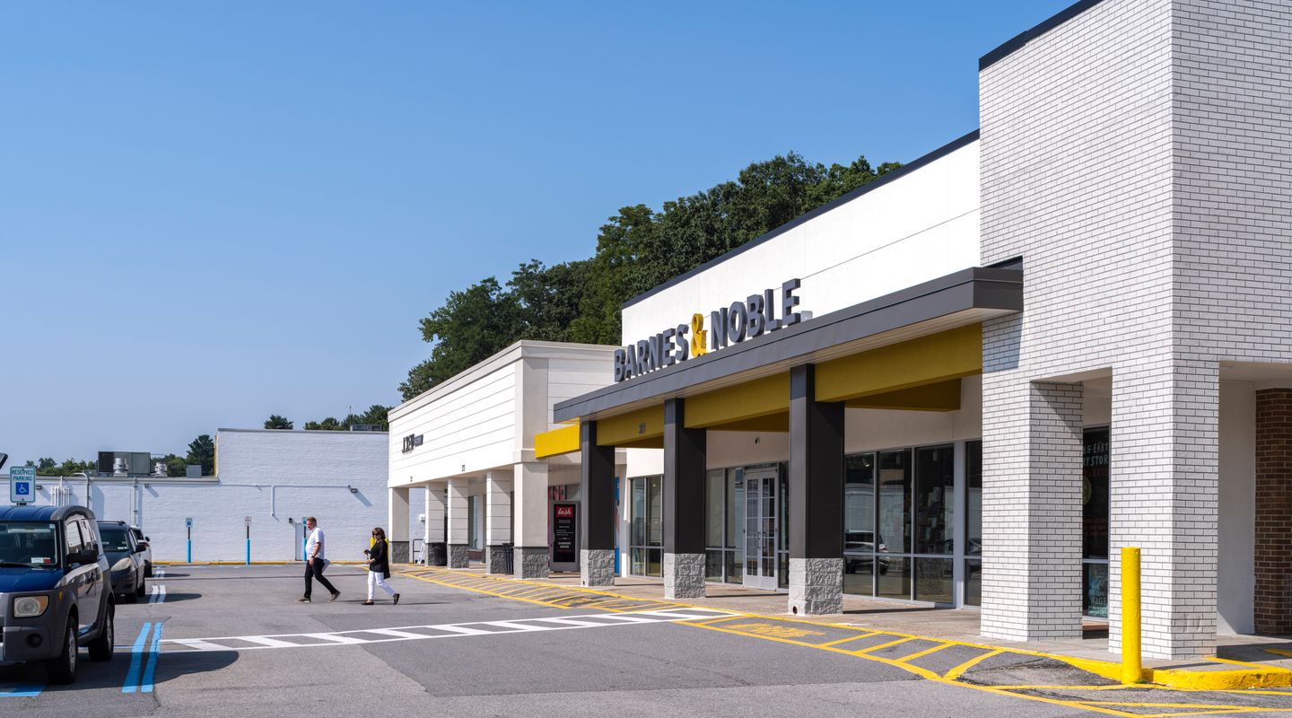 Barnes & Noble storefront at Dalewood Shopping Center in Hartsdale, NY featuring a modernized façade, enhanced pedestrian access, and remerchandised retail space following redevelopment.